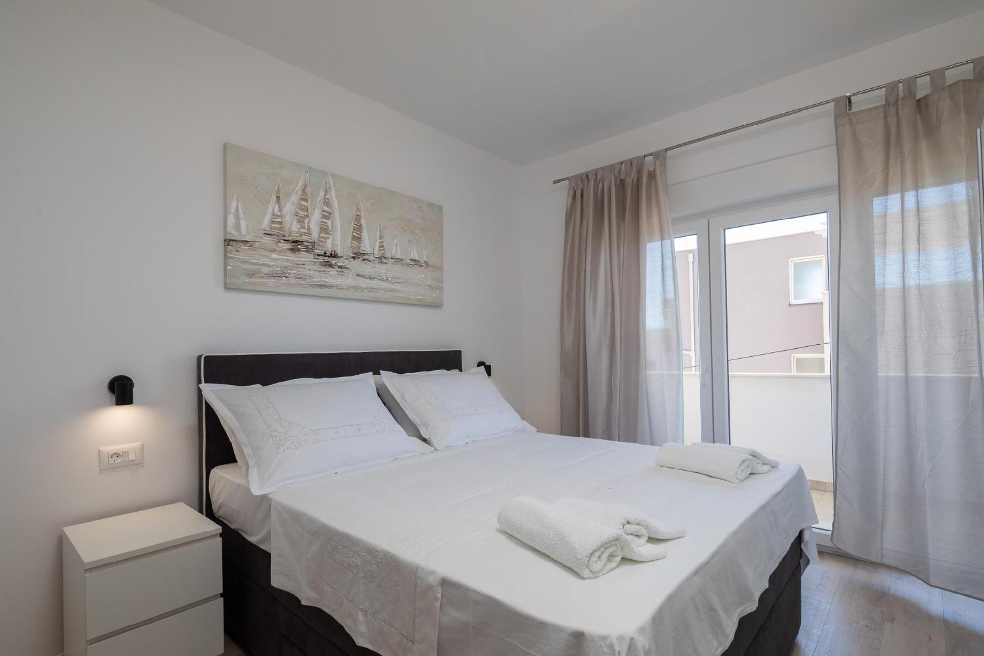 Apartments 20 Meters From The Beach Jesenice  Zimmer foto
